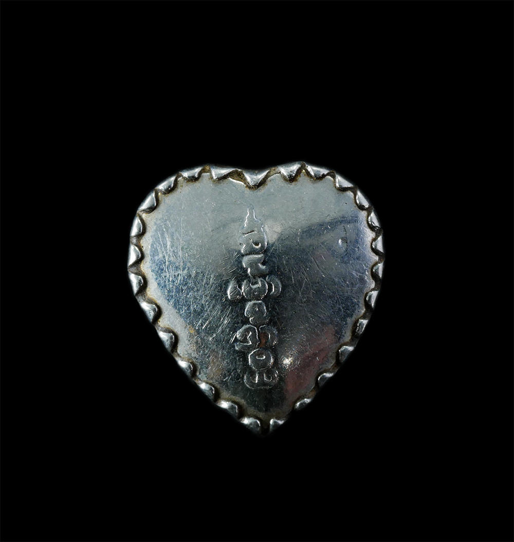 2Sep24 (200)ap.jpg - ล็อกเก็ตรูปหัวใจ รุ่นแรก หลวงพ่อทองกลึง สุนทโร(พระครูสุนทรคุณธาดา) วัดเจดีย์หอย ต.บ่อเงิน อ.ลาดหลุมแก้ว จ.ปทุมธานี ล็อกเก็ตเก่าสวย สร้างน้อย หายาก | https://kamulet.in.th